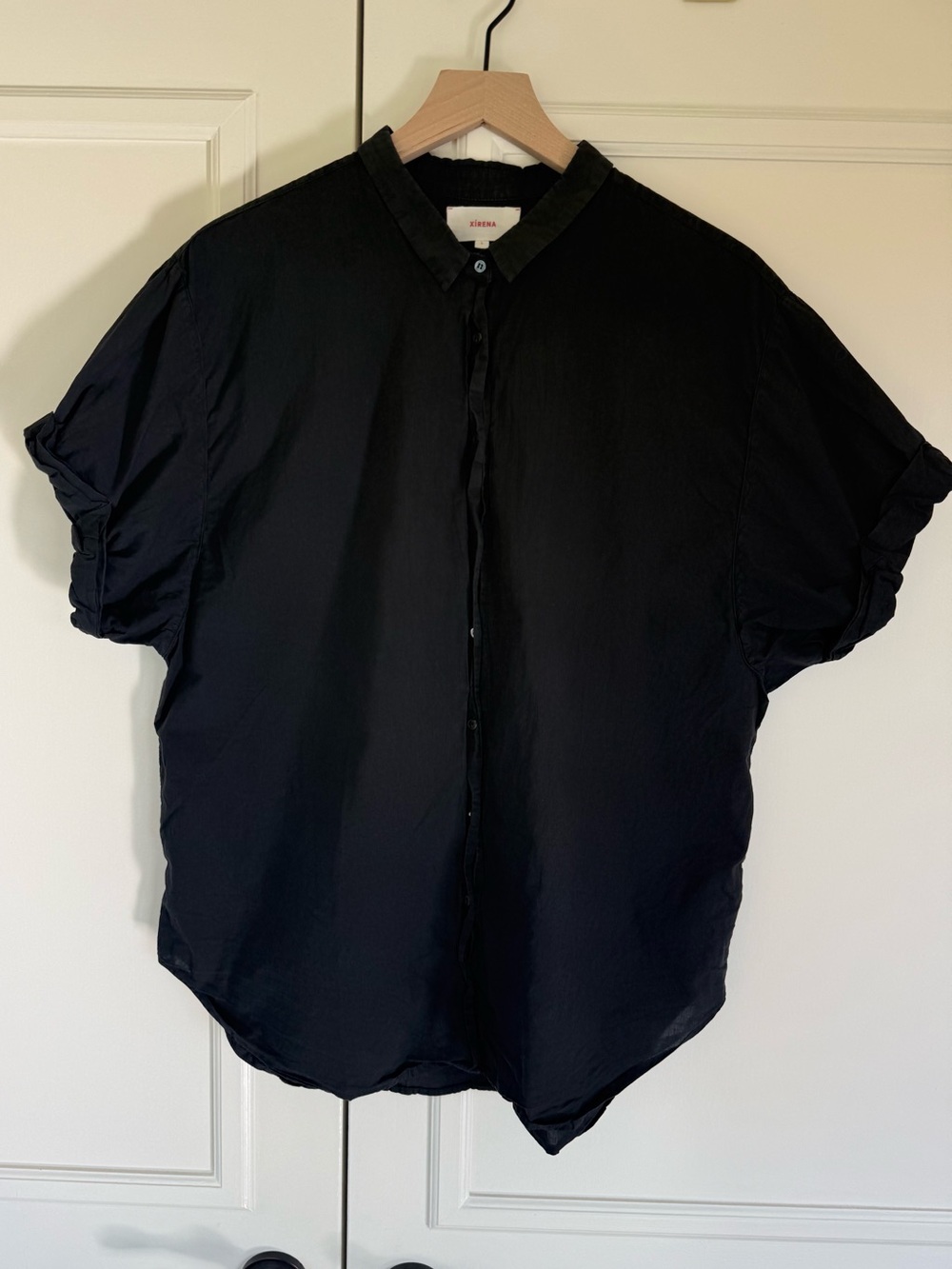 XiRENA 100% cotton short sleeve button up shirt in black, size L